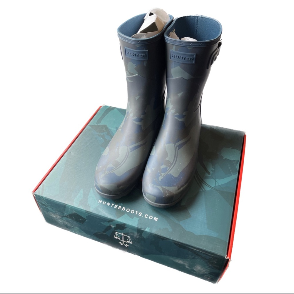 Hunter Original Short Rain Boot. Size 9. Moonlight Camo Color.